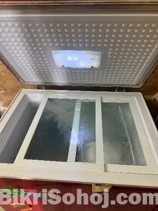 Singer Chest Freezer 138L